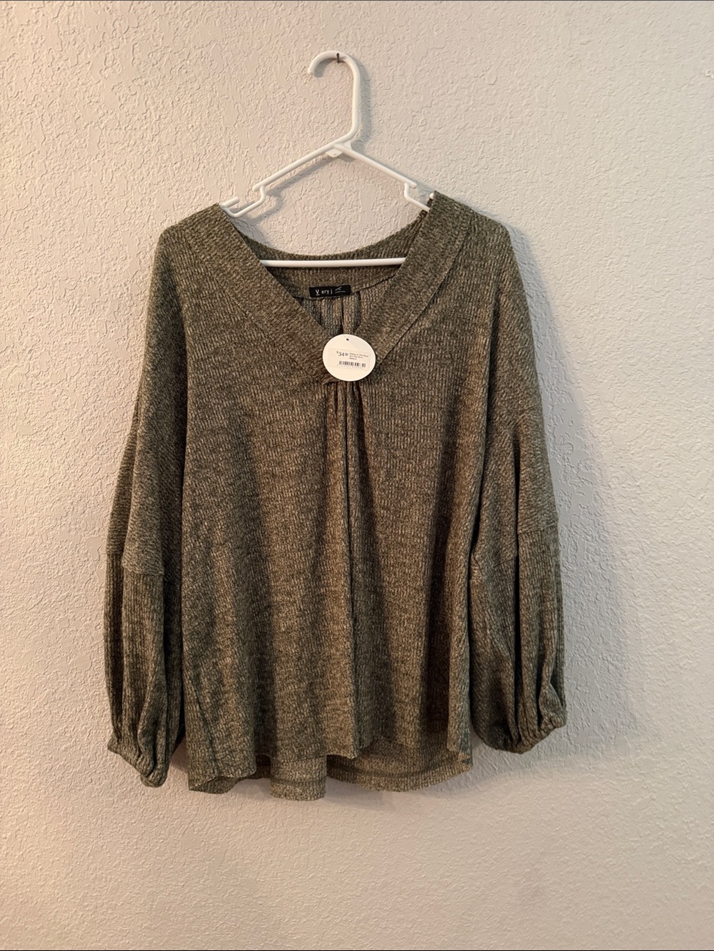 Very J Olive Green V-Neck Knit Pullover with Balloon Sleeves